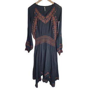 Free People FP Dress Women's XS Embroidered Boho Midi Handkerchief Hem‎ Peasant